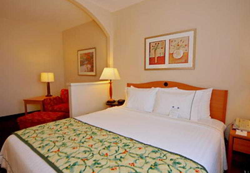 Comfort Inn & Suites Oakland Airport Pokój zdjęcie