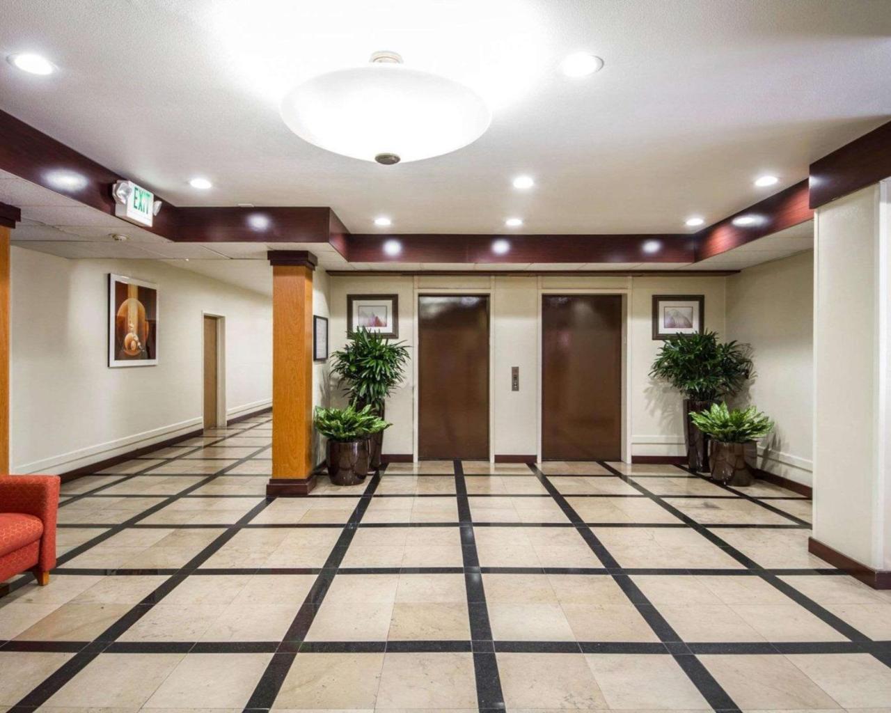 Comfort Inn & Suites Oakland Airport Zewnętrze zdjęcie